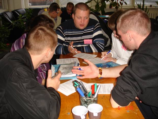 6 октября 2012 года прошло четвертое занятие в школе профсоюзного резерва с темой "Твои трудовые права", посвященной Всемирному дню действий "ЗА достойный труд!"