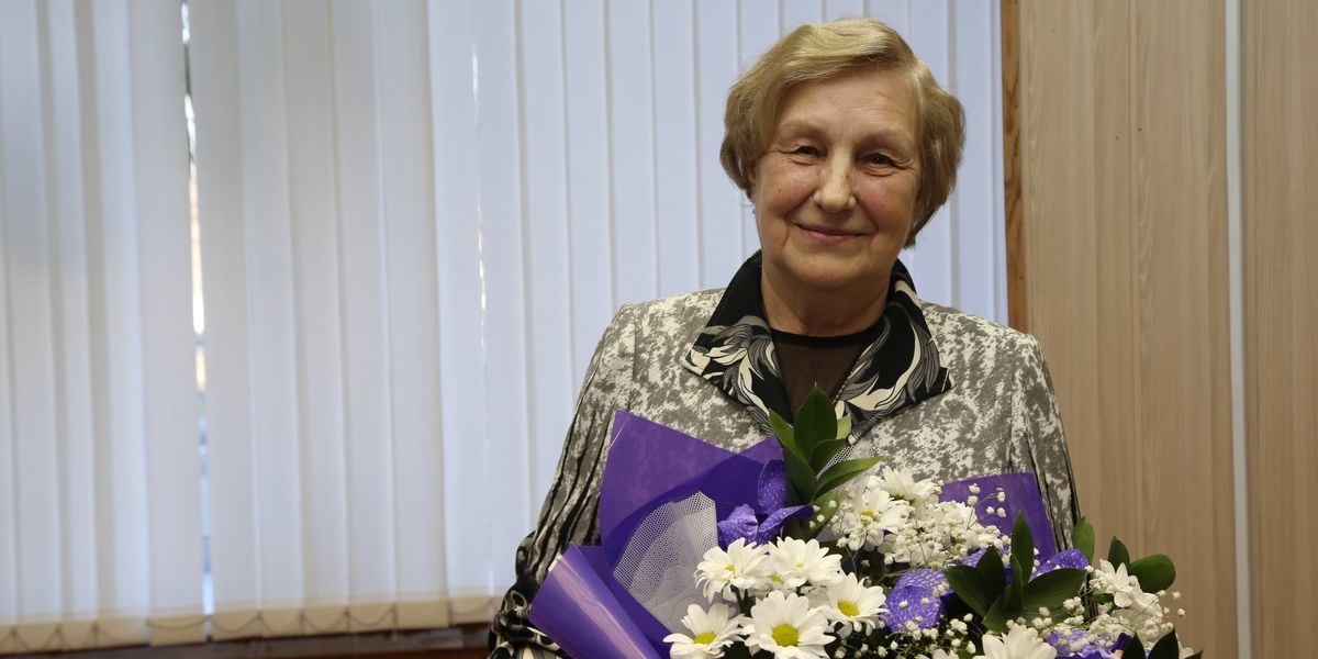 19 ноября 2020 года газета "Автозаводец" рассказывает об А.В.Строганковой, бывшем заместителе генерального директора ГАЗ по кадровым вопросам.