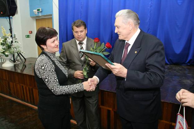 21 сентября 2010 года на профсоюзном мероприятии, приуроченном ко Дню машиностроителя, подведены итоги смотра работы цеховых профилакториев за 6 месяцев 2010 года.