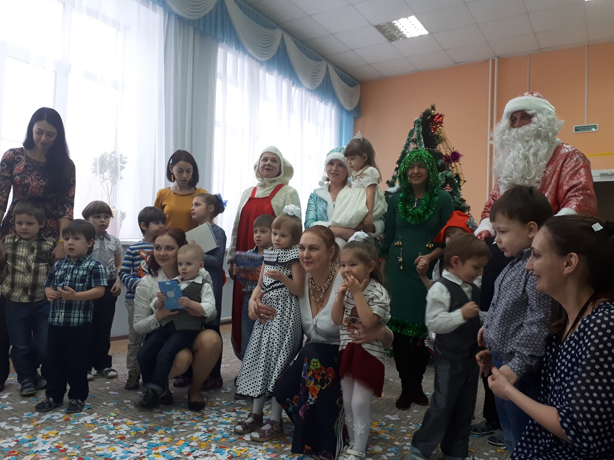 28 декабря 2017 года Совет молодежи Профсоюзной организации Горьковского автозавода совместно со "Студией Р" и "Открытым Нижним" организовали и провели новогоднее представление "Дед Мороз спешит на помощь" для детей в Центре  длительной реабилитации "Добр