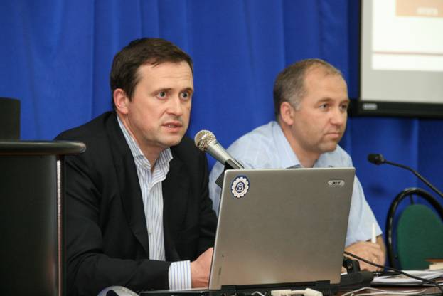 22 июня 2010 года состоялась встреча профсоюзного актива с заместителем директора Дивизиона «Легкие коммерческие и легковые автомобили» - директором по реализации и маркетингу ООО «Коммерческие автомобили» Группы «ГАЗ» О.М.Марковым.