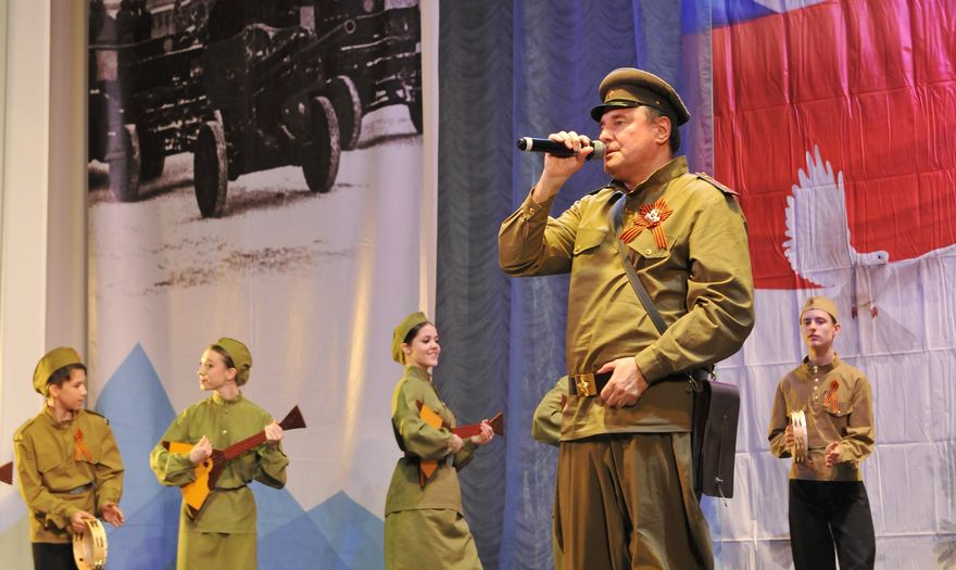 Фестиваль патриотической песни «От героев былых времен…» стал событием в культурной жизни Горьковского автозавода Фестиваль патриотической песни «От героев былых времен…» стал событием в культурной жизни Горьковского автозавода