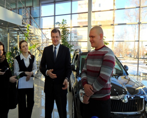 17 декабря 2011 года в газете "Автозаводец" в рубрике "Социальная миссия Группы "ГАЗ" опубликованы статья "Подарок скромному герою" о жителе Томска, получившем от «Группы ГАЗ» автомобиль Skoda Yeti за спасение на пожаре четверых детей. 17 декабря 2011 года в газете "Автозаводец" в рубрике "Социальная миссия Группы "ГАЗ" опубликованы статья "Подарок скромному герою" о жителе Томска, получившем от «Группы ГАЗ» автомобиль Skoda Yeti за спасение на пожаре четверых детей.