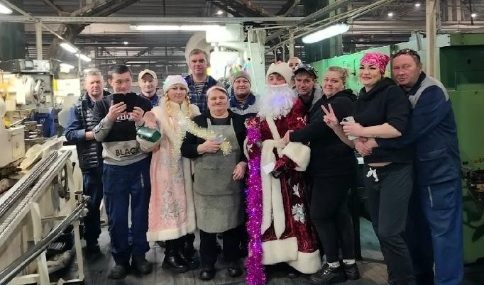 Новогодние позжравления на Нижегородских моторах