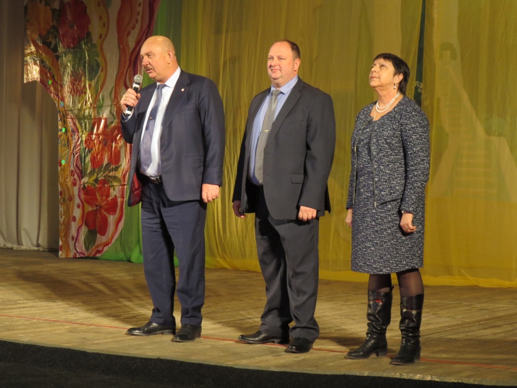 В последнее воскресенье ноября в Автозаводском районе отпраздновали День матери.