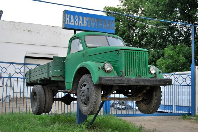 #Памятник_Авто_ГАЗ В Пензенской области в мкр "Спасский" возле проходной "Назавтотранс" установлен памятник грузовику ГАЗ-51.