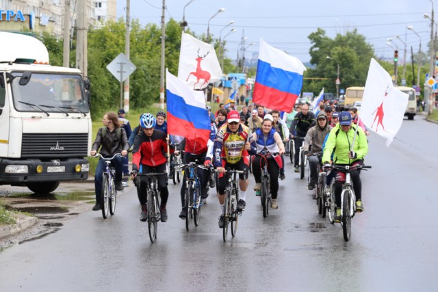 12 июня 2016 года в День России и 795-летия города Нижнего Новгорода молодёжный актив Первичной профсоюзной организации в ОАО «ГАЗ» принял участие в традиционном велопробеге по улицам Автозаводского района. 12 июня 2016 года в День России и 795-летия города Нижнего Новгорода молодёжный актив Первичной профсоюзной организации в ОАО «ГАЗ» принял участие в традиционном велопробеге по улицам Автозаводского района.