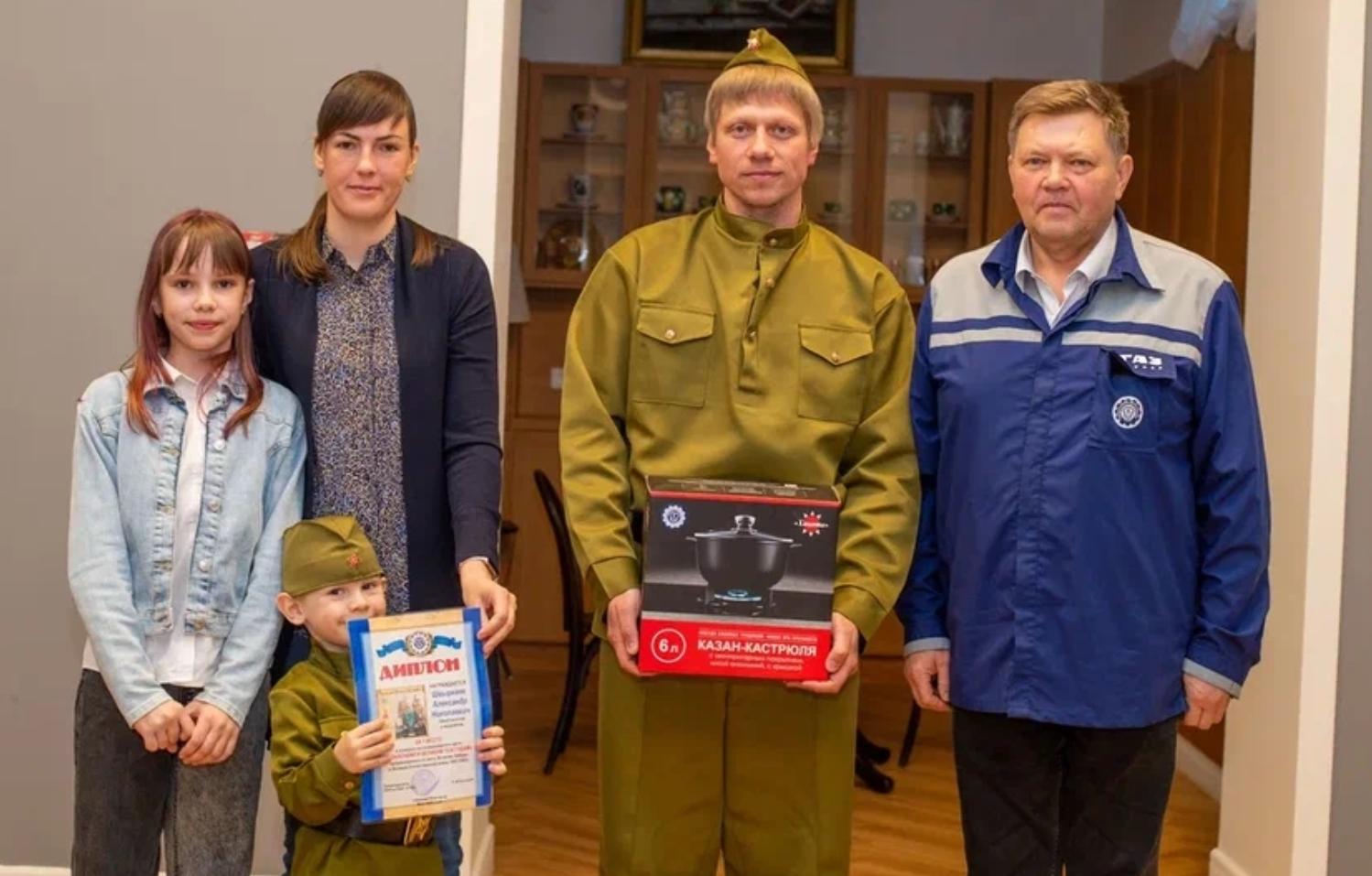 Вчера в "квартирнике" Совета ветеранов Горьковского автозавода состоялся круглый стол для победителей акции "Счастливый профсоюзный билет" и победителей конкурса костюмированного фото "Поклонимся великим тем годам". Вчера в "квартирнике" Совета ветеранов Горьковского автозавода состоялся круглый стол для победителей акции "Счастливый профсоюзный билет" и победителей конкурса костюмированного фото "Поклонимся великим тем годам".