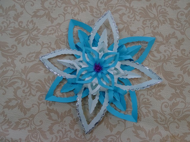 Подведены итоги профсоюзного конкурса, организованного Советом молодежи ППО в ОАО "ГАЗ" "Самая оригинальная снежинка".