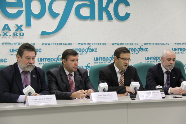 10 января 2013 года в Москве в центральном офисе «Интерфакса» состоялась пресс-конференция руководителей Всероссийской партии «Союз труда» на тему: «Профсоюзная партия зарегистрирована. Что дальше?» 10 января 2013 года в Москве в центральном офисе «Интерфакса» состоялась пресс-конференция руководителей Всероссийской партии «Союз труда» на тему: «Профсоюзная партия зарегистрирована. Что дальше?»