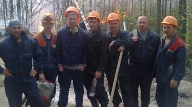 С 13 по 17 августа 2010 года около 100 добровольцев из числа работников подразделений «Группы ГАЗ» принимали участие в тушении пожаров в деревнях нашей области.