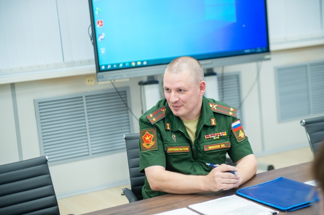 Сотрудники Горьковского автозавода встретились с военным комиссаром Автозаводского района Романом Михеевым Сотрудники Горьковского автозавода встретились с военным комиссаром Автозаводского района Романом Михеевым
