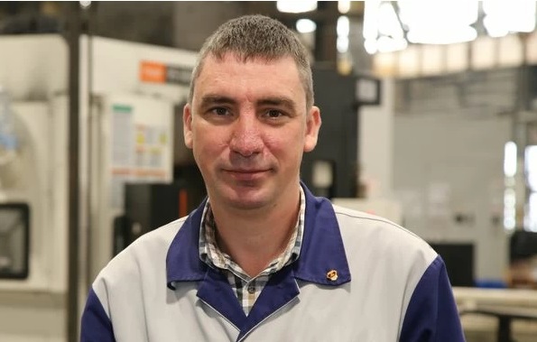 9 сентября 2020 года корпоративная газета "Автозаводец" рассказыает о начальнике цеха бизнес-единицы ПААг ПАО «ГАЗ» Михаиле Николаевиче Еремине