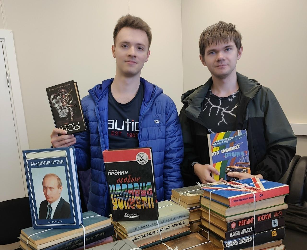 К благотворительной акции "Книги в дар" присоединились члены профсоюза Объединенного инженерного центра.