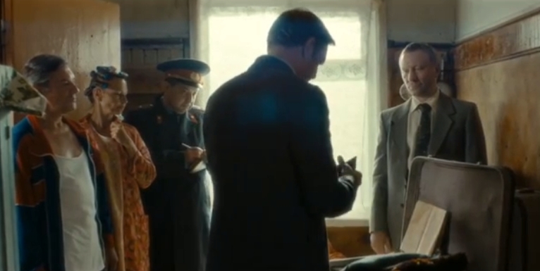 #ПрофсоюзФильм В 1-ой серии сериала "Противостояние" (2024) при обыске находят профсоюзный билет.