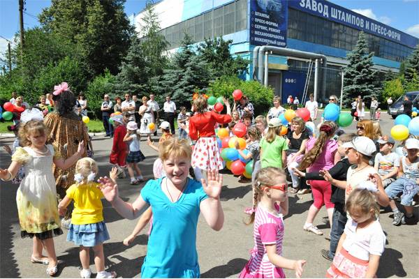 23 июня 2012 года на Заводе штампов и пресс-форм в рамках празднования 45-летия завода был организован «День открытых дверей».