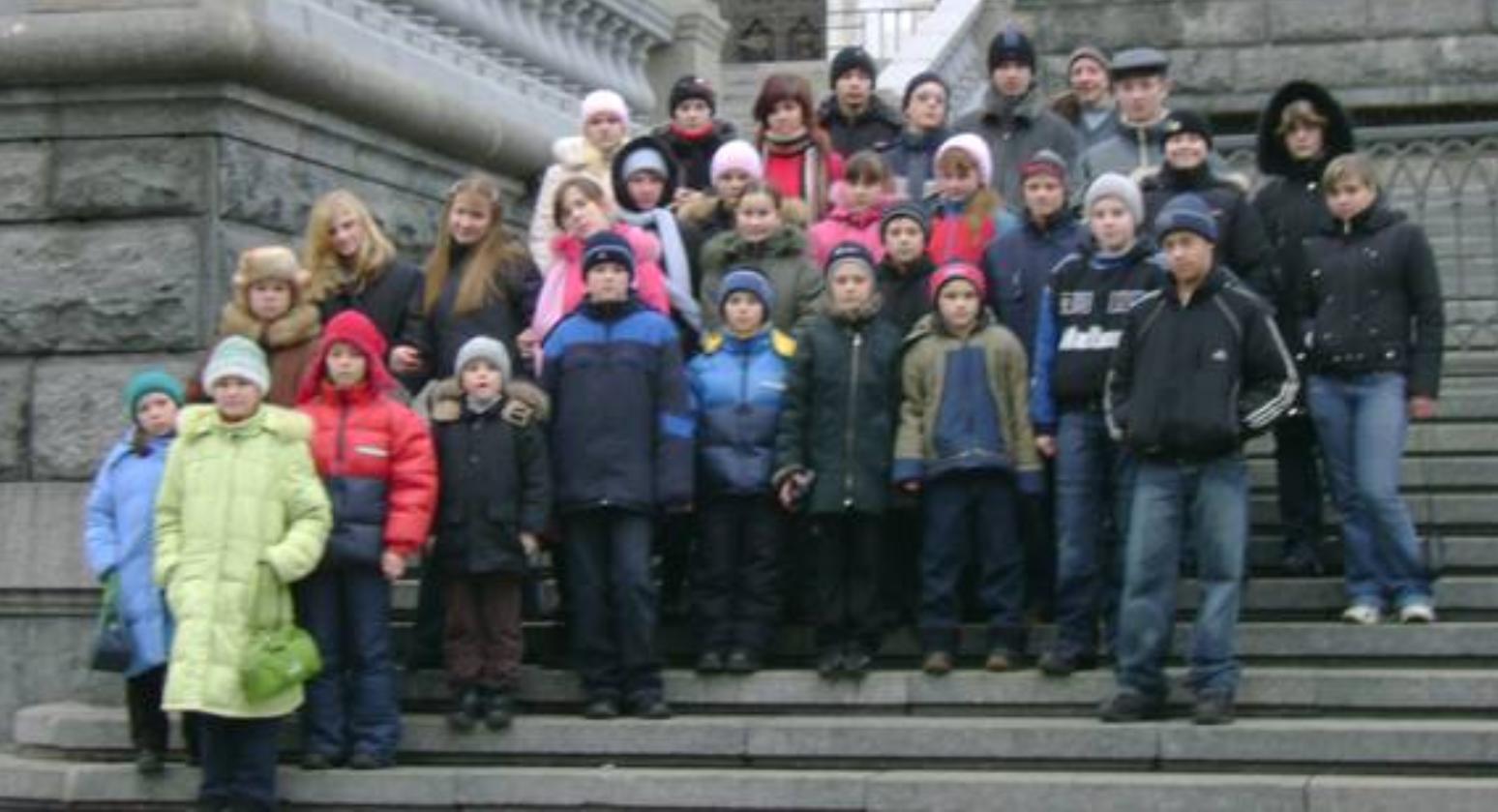 2-5 января 2007 года для детей работников ОАО "ГАЗ" и ООО "Автозавод "ГАЗ" был организован экскурсионный автобусный тур в столицу нашей Родины - в город Москву. 2-5 января 2007 года для детей работников ОАО "ГАЗ" и ООО "Автозавод "ГАЗ" был организован экскурсионный автобусный тур в столицу нашей Родины - в город Москву.