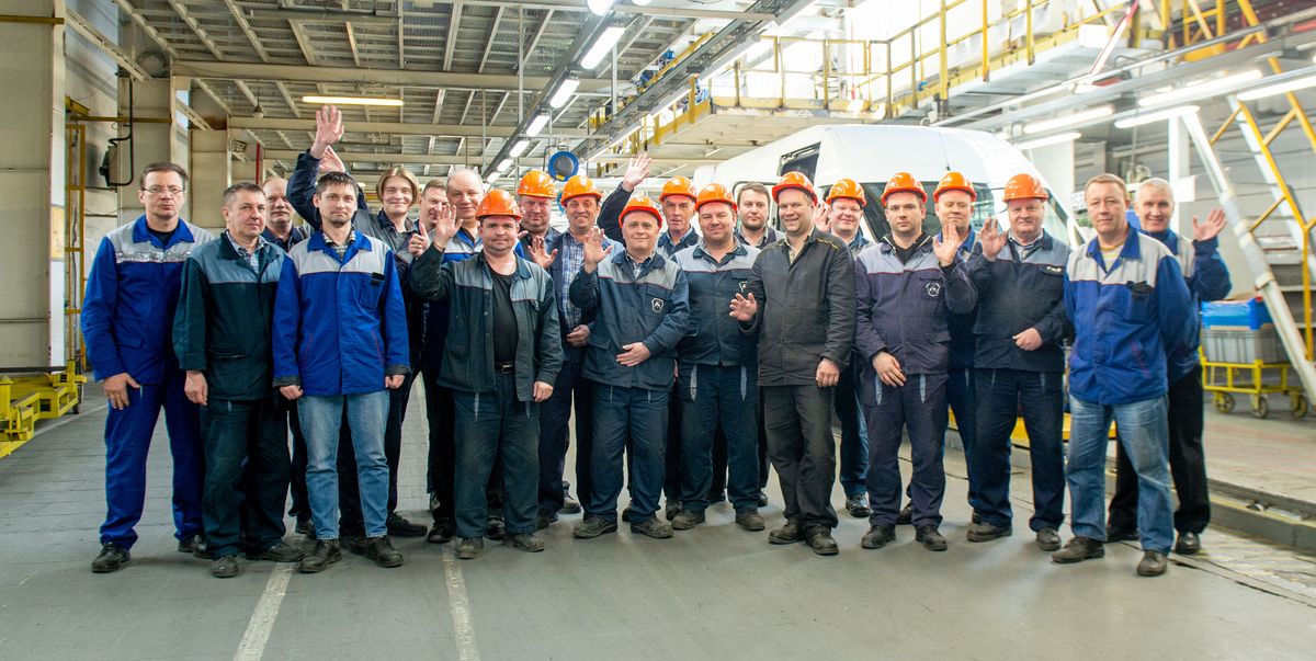 В майские праздники сервисные службы Горьковского автозавода готовили оборудование к выполнению производственных задач В майские праздники сервисные службы Горьковского автозавода готовили оборудование к выполнению производственных задач